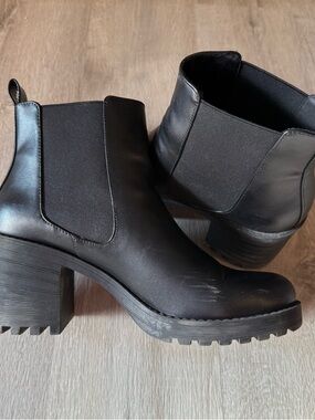 Black Chunky Chelsea Ankle Boots - Women's